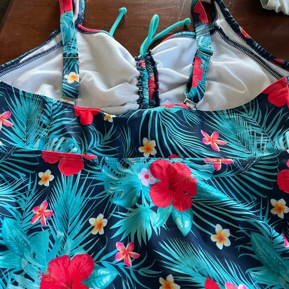 Hanna Nikole Plus Size Tankini Swimsuits - Picture 3 of 6